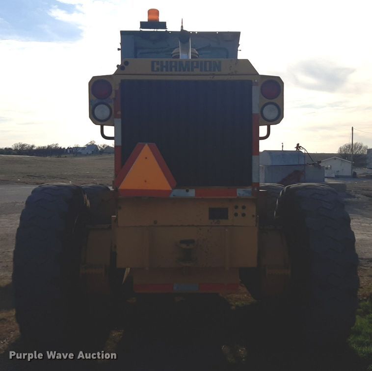 image for item DV9894 1998 Champion 720A motor grader