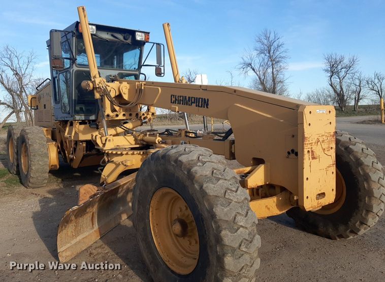 image for item DV9894 1998 Champion 720A motor grader