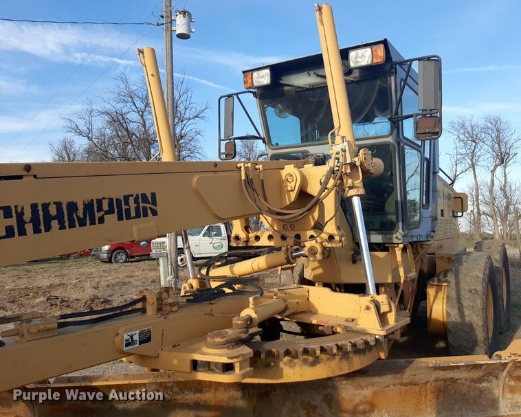 image for item DV9894 1998 Champion 720A motor grader