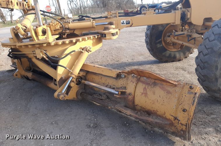 image for item DV9894 1998 Champion 720A motor grader