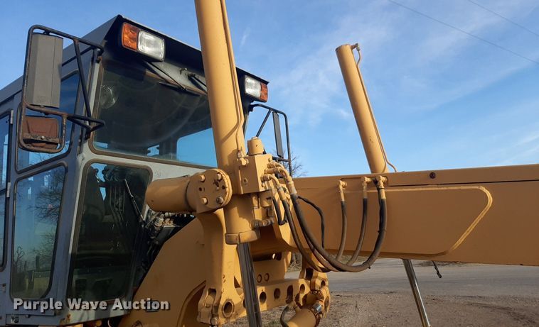 image for item DV9894 1998 Champion 720A motor grader