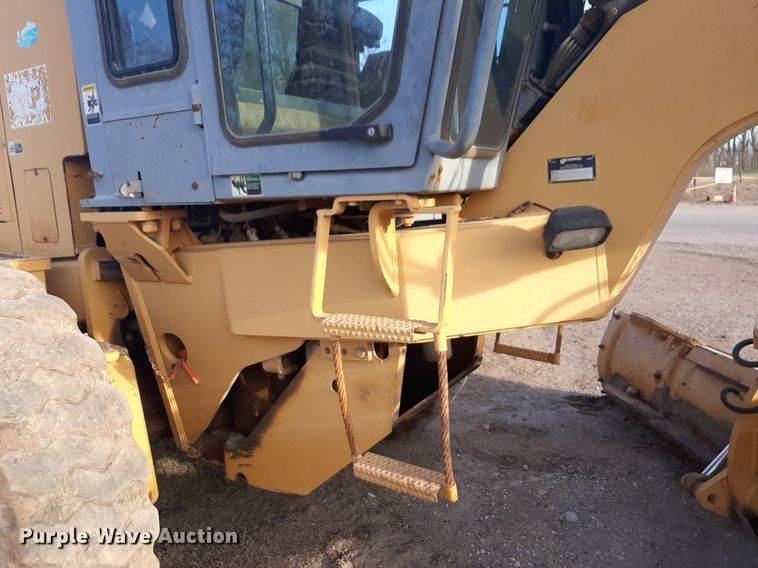 image for item DV9894 1998 Champion 720A motor grader