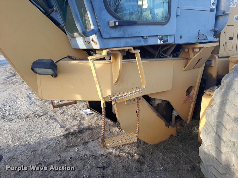 image for item DV9894 1998 Champion 720A motor grader