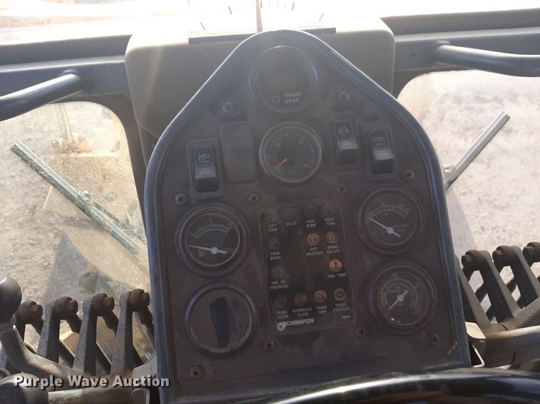 image for item DV9894 1998 Champion 720A motor grader