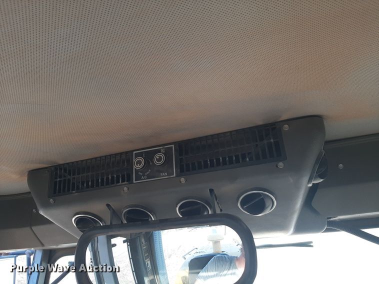 image for item DV9894 1998 Champion 720A motor grader