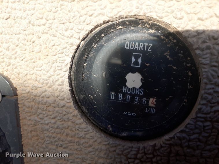 image for item DV9894 1998 Champion 720A motor grader