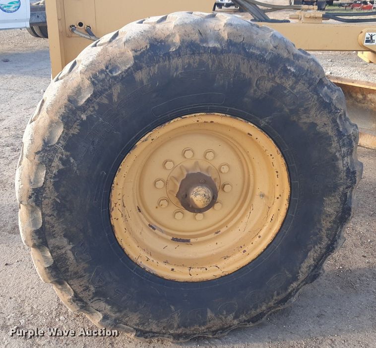 image for item DV9894 1998 Champion 720A motor grader