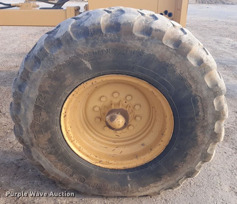 image for item DV9894 1998 Champion 720A motor grader