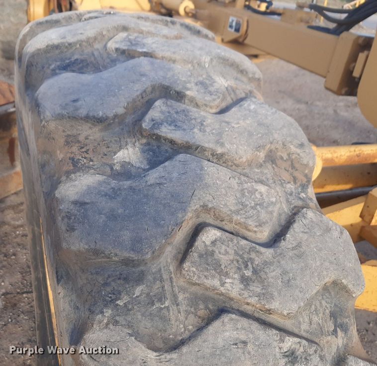 image for item DV9894 1998 Champion 720A motor grader