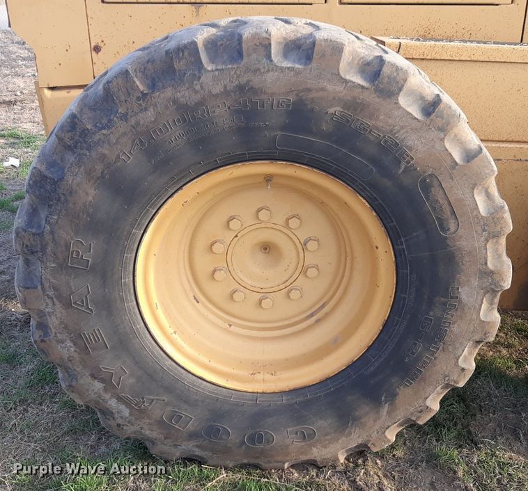 image for item DV9894 1998 Champion 720A motor grader