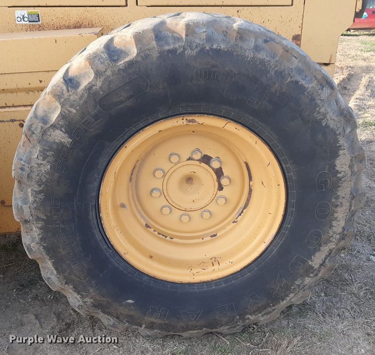 image for item DV9894 1998 Champion 720A motor grader