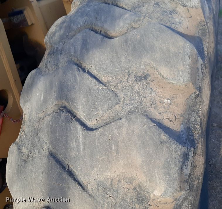 image for item DV9894 1998 Champion 720A motor grader