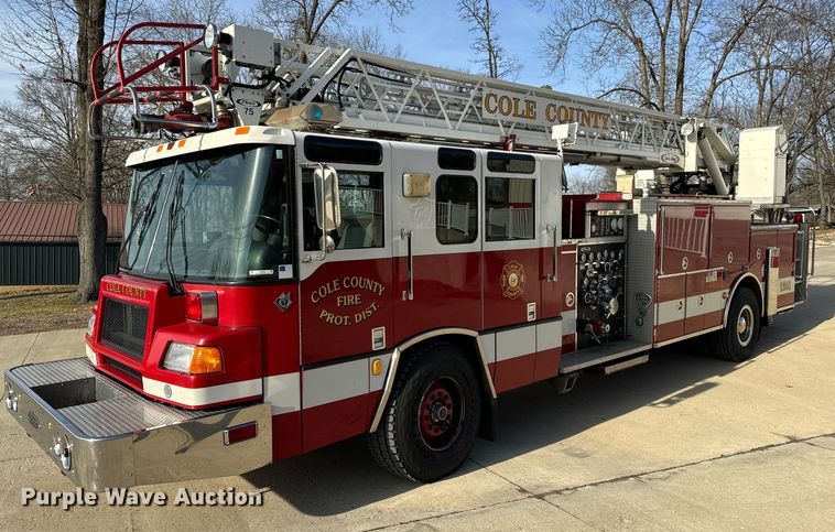 image for item EH6552 1996 Pierce Quint fire truck