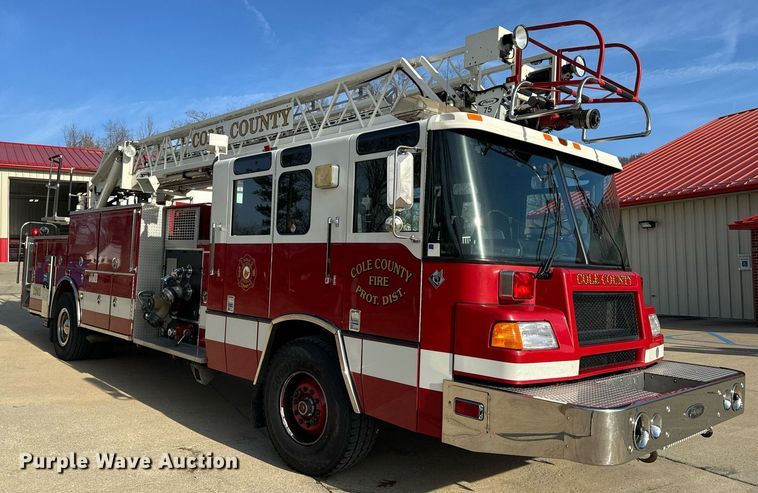 image for item EH6552 1996 Pierce Quint fire truck