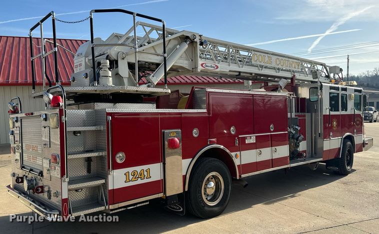 image for item EH6552 1996 Pierce Quint fire truck