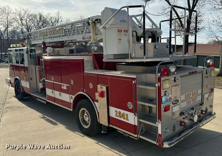 image for item EH6552 1996 Pierce Quint fire truck