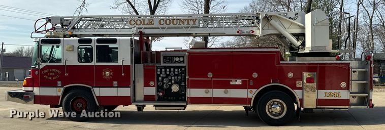 image for item EH6552 1996 Pierce Quint fire truck