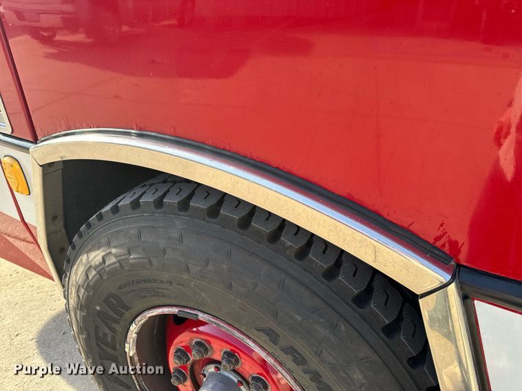 image for item EH6552 1996 Pierce Quint fire truck