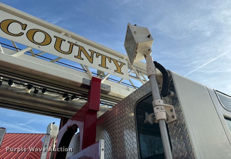 image for item EH6552 1996 Pierce Quint fire truck