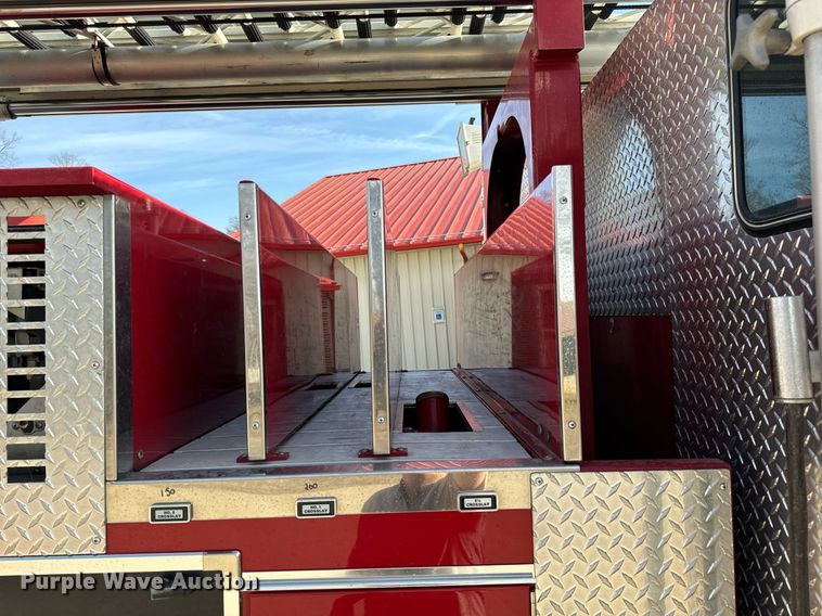 image for item EH6552 1996 Pierce Quint fire truck