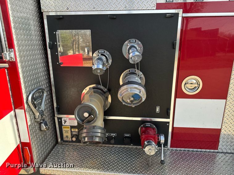 image for item EH6552 1996 Pierce Quint fire truck