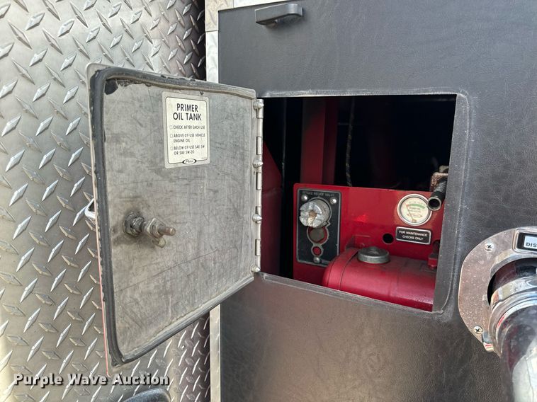 image for item EH6552 1996 Pierce Quint fire truck