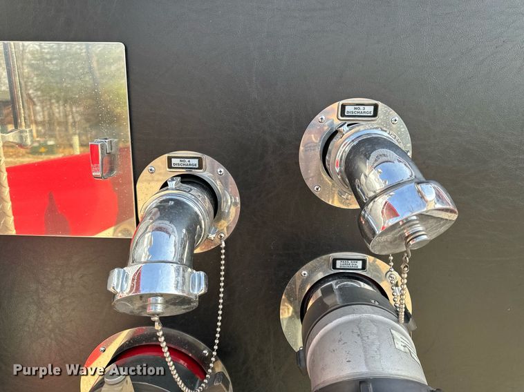 image for item EH6552 1996 Pierce Quint fire truck