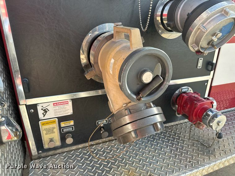 image for item EH6552 1996 Pierce Quint fire truck