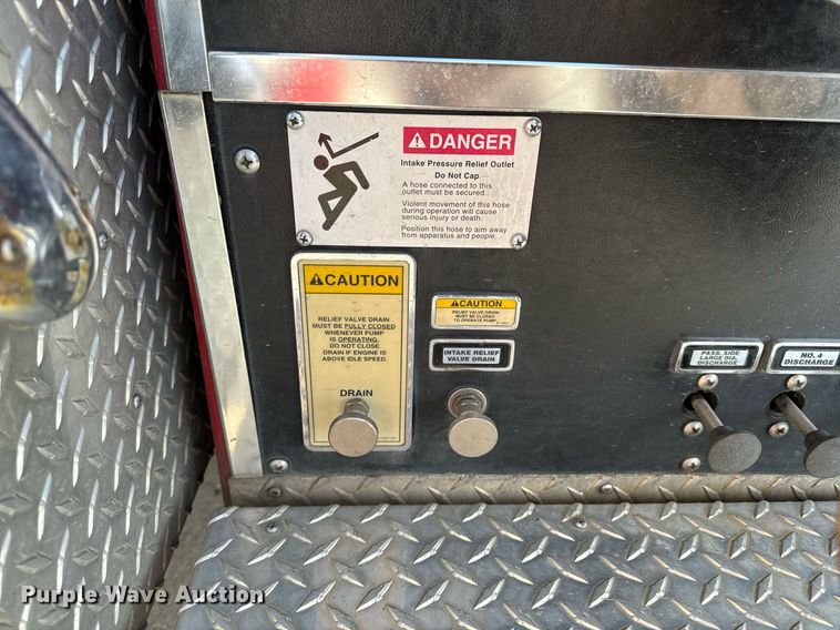 image for item EH6552 1996 Pierce Quint fire truck