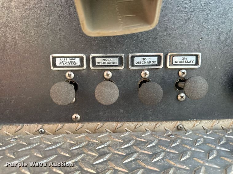 image for item EH6552 1996 Pierce Quint fire truck