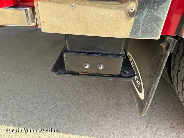 image for item EH6552 1996 Pierce Quint fire truck