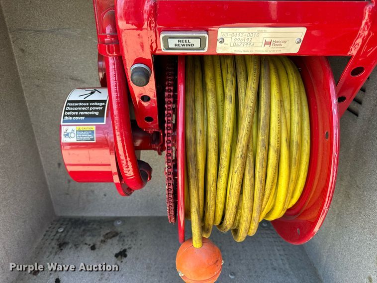 image for item EH6552 1996 Pierce Quint fire truck