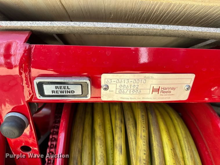 image for item EH6552 1996 Pierce Quint fire truck