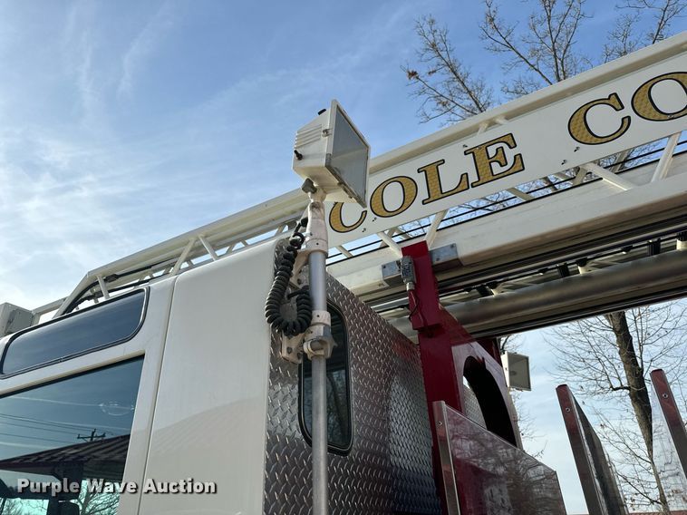 image for item EH6552 1996 Pierce Quint fire truck