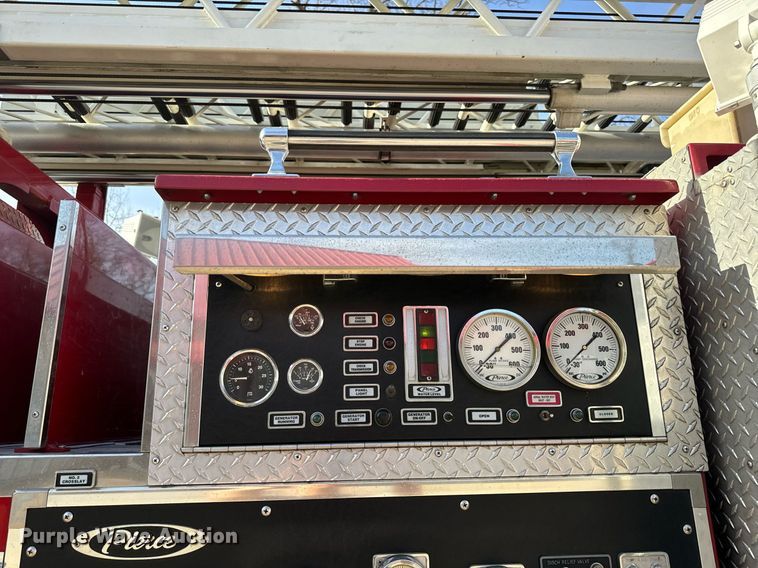 image for item EH6552 1996 Pierce Quint fire truck