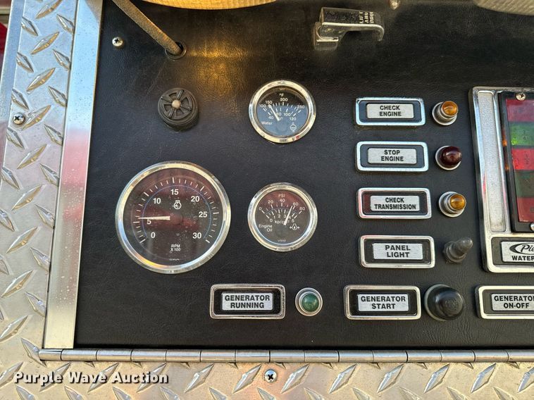 image for item EH6552 1996 Pierce Quint fire truck