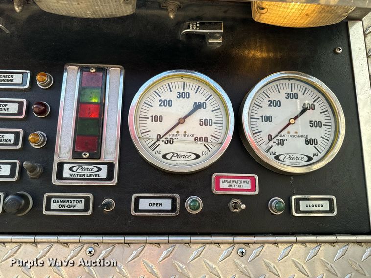 image for item EH6552 1996 Pierce Quint fire truck