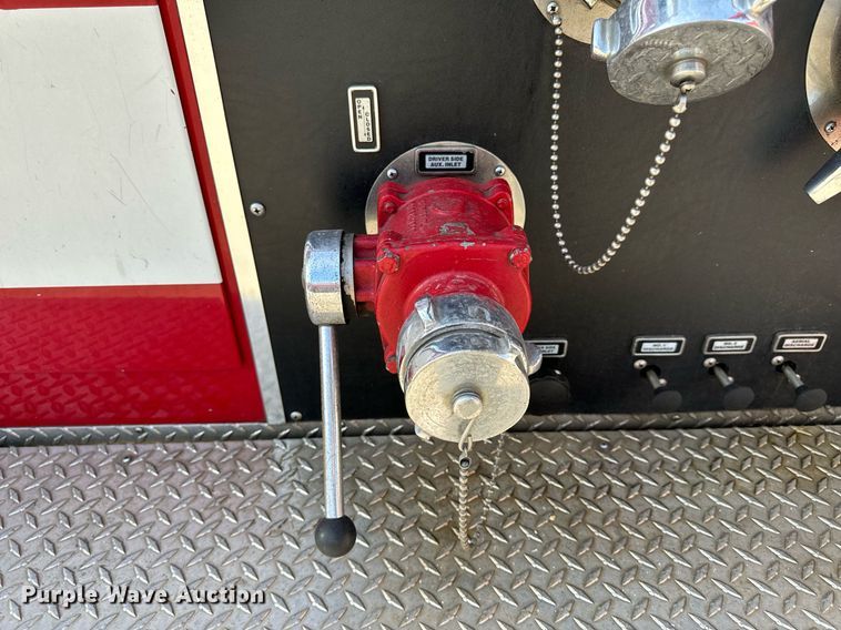 image for item EH6552 1996 Pierce Quint fire truck