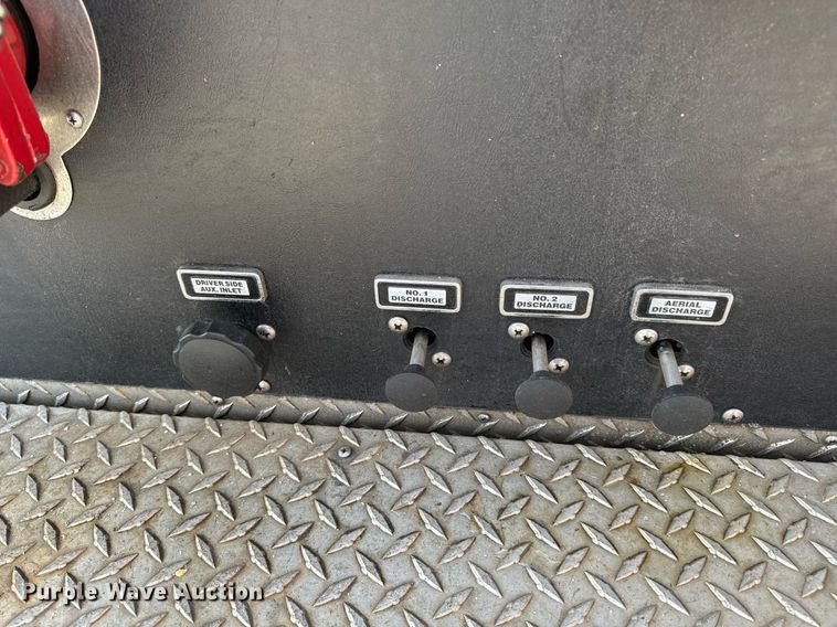 image for item EH6552 1996 Pierce Quint fire truck