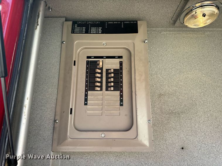 image for item EH6552 1996 Pierce Quint fire truck