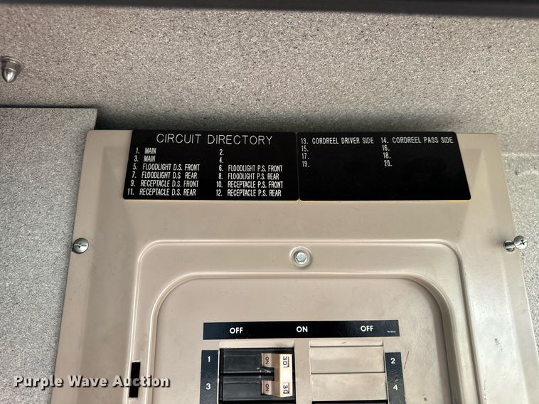 image for item EH6552 1996 Pierce Quint fire truck