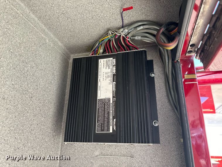 image for item EH6552 1996 Pierce Quint fire truck