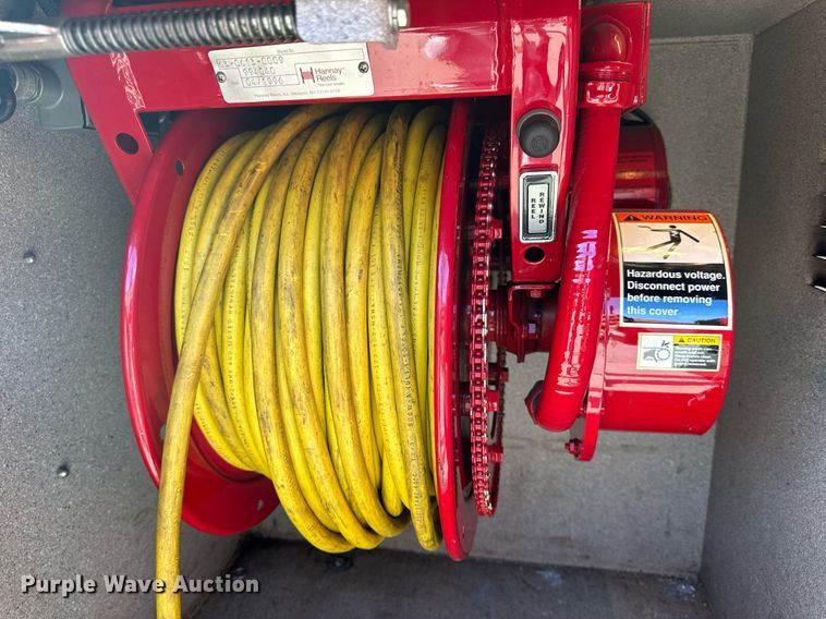 image for item EH6552 1996 Pierce Quint fire truck