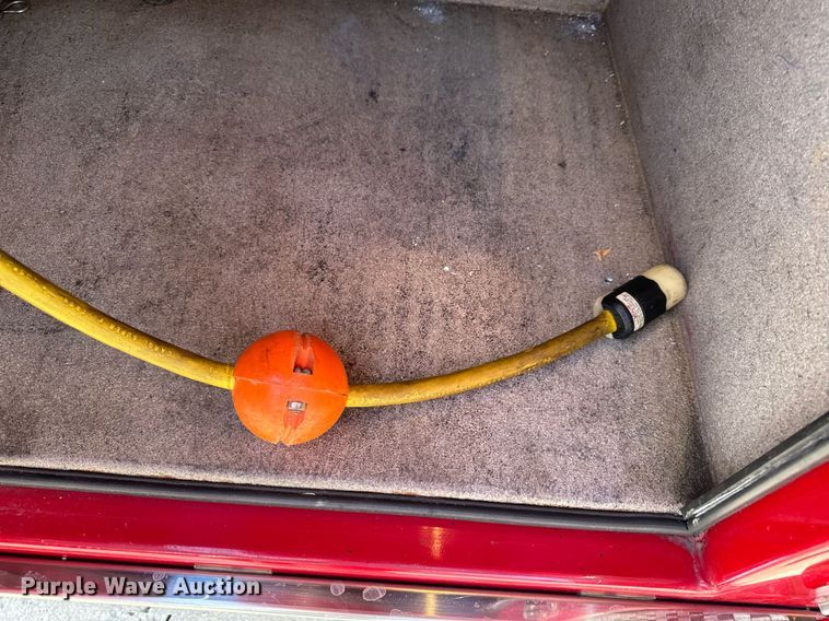 image for item EH6552 1996 Pierce Quint fire truck