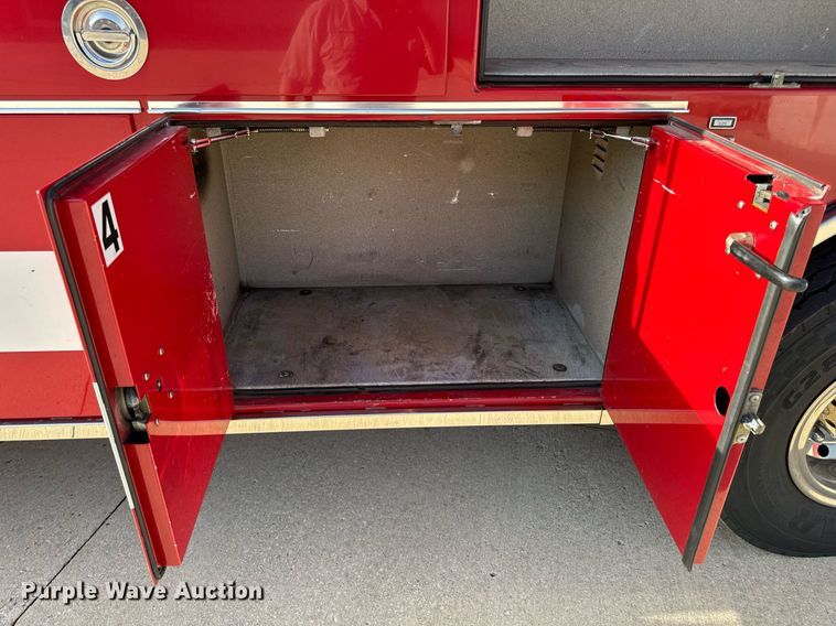 image for item EH6552 1996 Pierce Quint fire truck