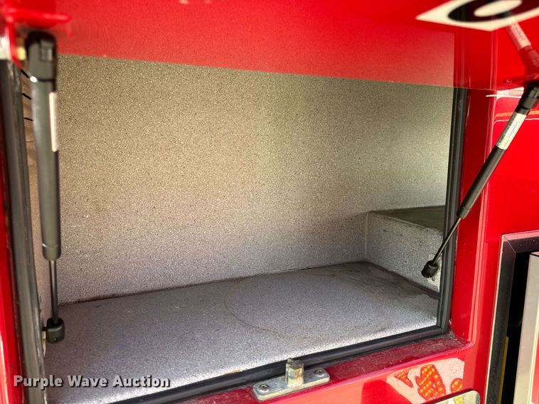 image for item EH6552 1996 Pierce Quint fire truck