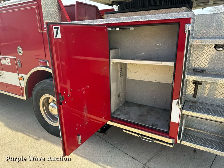 image for item EH6552 1996 Pierce Quint fire truck