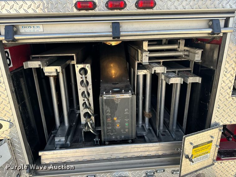 image for item EH6552 1996 Pierce Quint fire truck