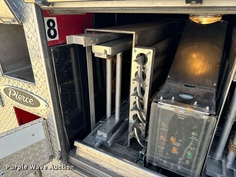 image for item EH6552 1996 Pierce Quint fire truck