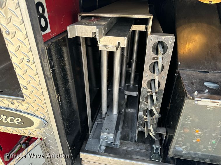 image for item EH6552 1996 Pierce Quint fire truck